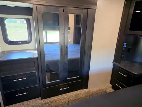 Bedroom wardrobe with sliding doors